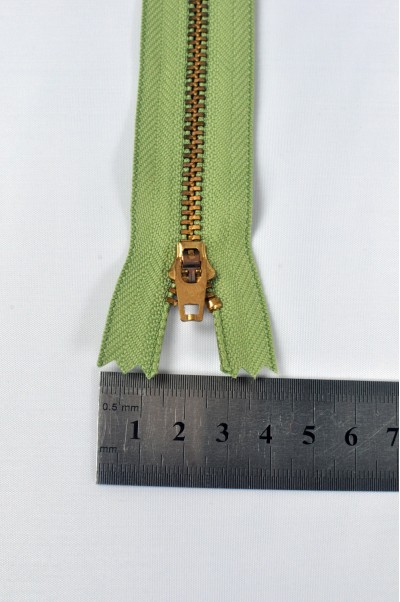 ZIP040  3號拉鏈  單頭拉鏈  金屬密尾拉鏈  金色拉鏈  不設單獨拉鍊訂購 正面照